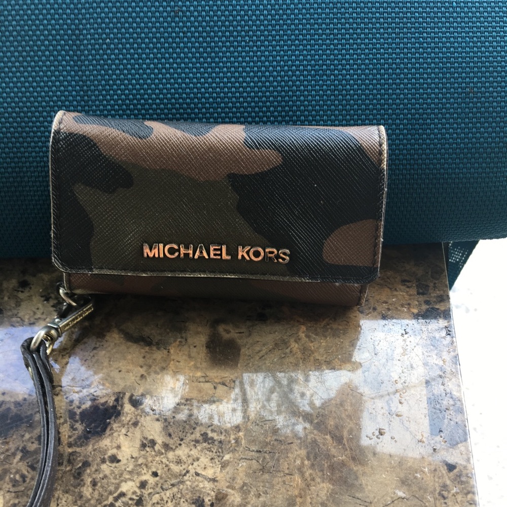 Michael Kors mini wallet